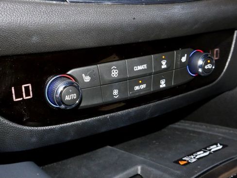 Used 2023 Buick Enclave Essence FWD image 32