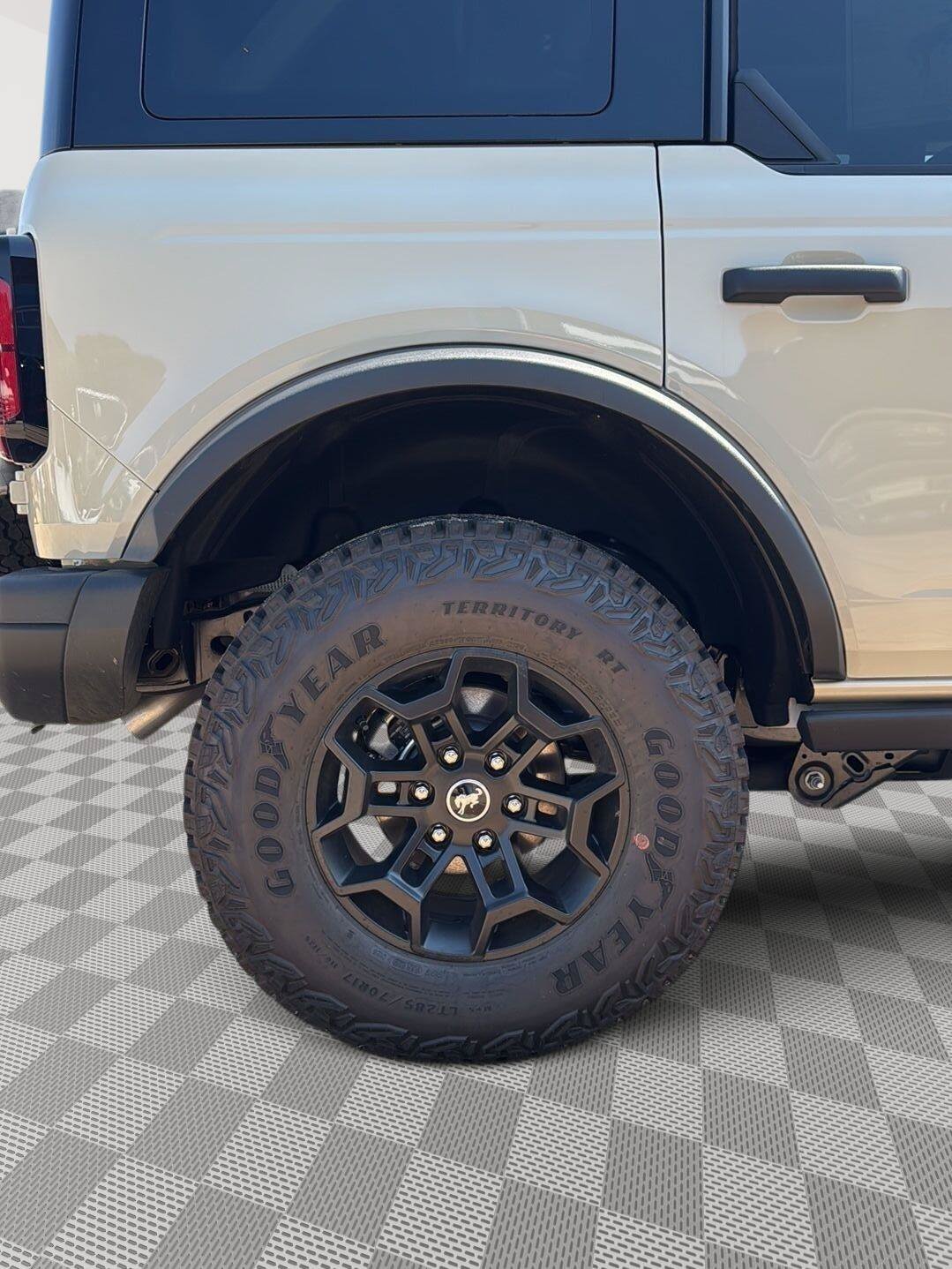 New 2026 Ford Bronco Badlands w/ Black Appearance Package AWD/4WD image 9