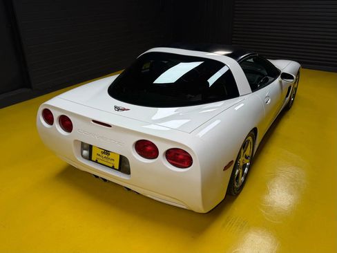 Used 2002 Chevrolet Corvette Coupe w/ Preferred Equipment Group2 image 40