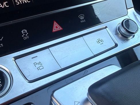 Used 2024 Audi Q8 e-tron Premium Plus w/ Premium Plus Package AWD/4WD image 35