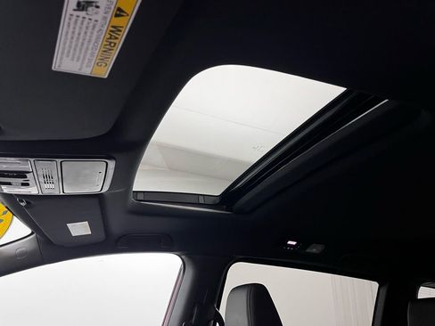 Used 2025 Honda Odyssey Sport-L image 3