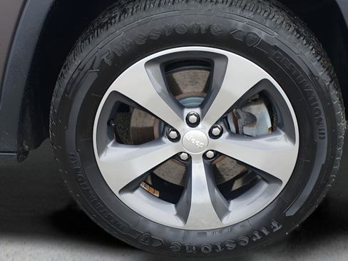 Used 2019 Jeep Cherokee Limited w/ Trailer Tow Group AWD/4WD image 27