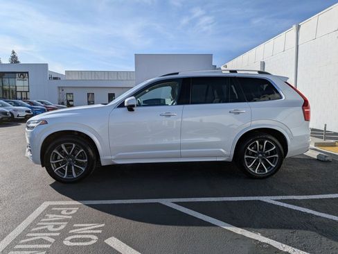 Used 2018 Volvo XC90 T5 Momentum w/ Convenience Package image 9