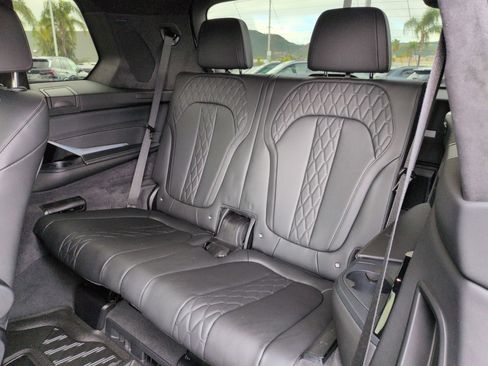 Used 2025 BMW X7 M60i AWD/4WD image 31