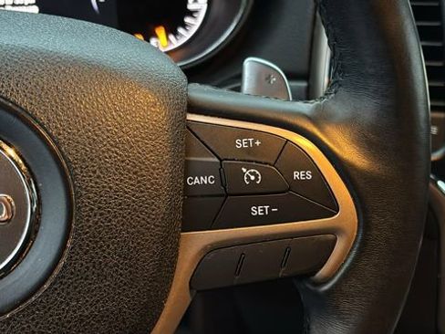 Used 2015 Jeep Grand Cherokee Laredo image 15