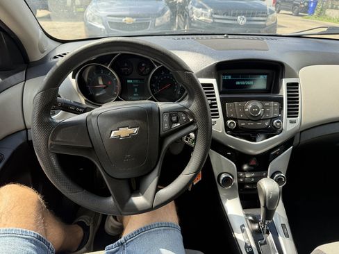 Used 2015 Chevrolet Cruze LS FWD image 16