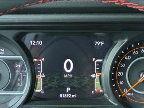 Used 2024 Jeep Gladiator Rubicon AWD/4WD image 11
