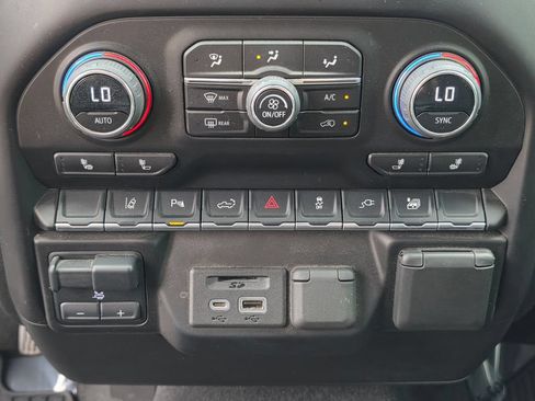 Used 2023 Chevrolet Silverado 2500 LT w/ Convenience Package AWD/4WD image 21