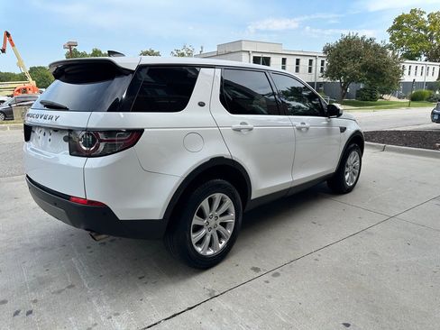 Used 2019 Land Rover Discovery Sport SE image 7