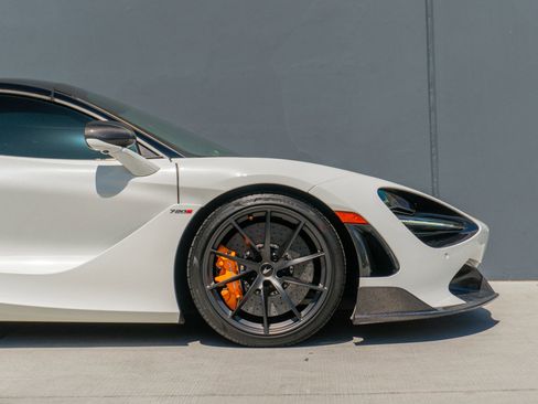Used 2021 McLaren 720S Spider image 38