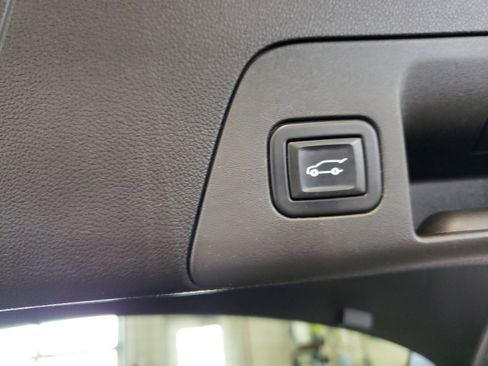 Used 2021 Buick Envision Essence image 11