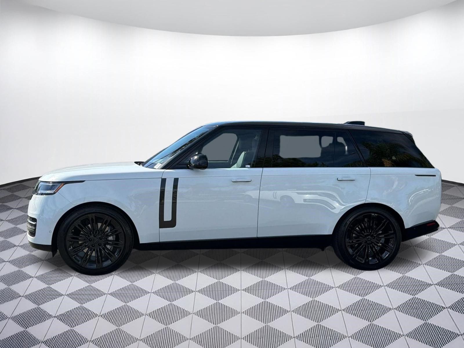 New 2026 Land Rover Range Rover Long Wheelbase SE AWD/4WD image 2