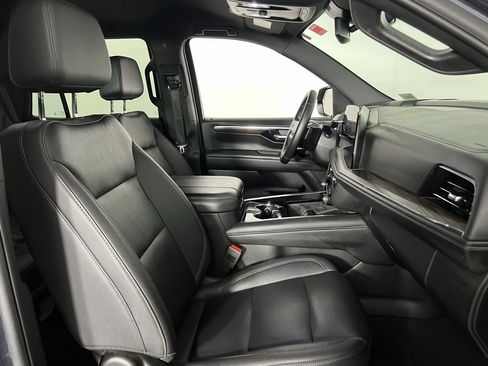 Used 2025 Chevrolet Tahoe Z71 image 33