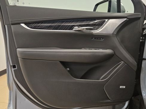 Used 2024 Cadillac XT6 Premium Luxury w/ Technology Package image 12