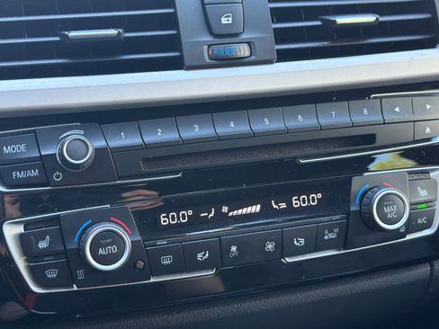 Used 2016 BMW 320i Sedan image 25