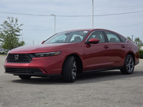 Used 2023 Honda Accord EX image 14
