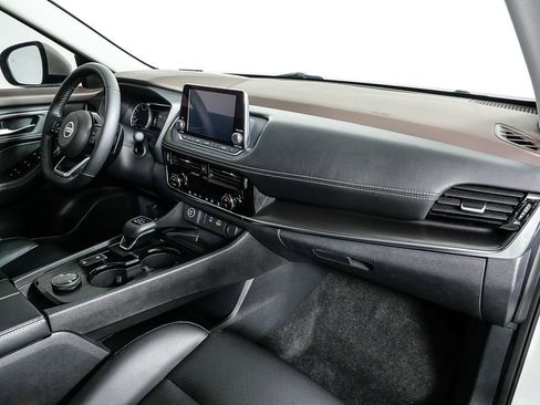 Used 2021 Nissan Rogue SV w/ Premium Package image 23