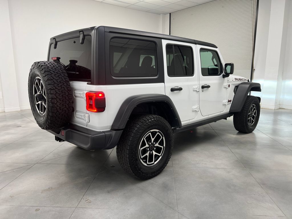 Used 2024 Jeep Wrangler Unlimited Rubicon AWD/4WD image 9