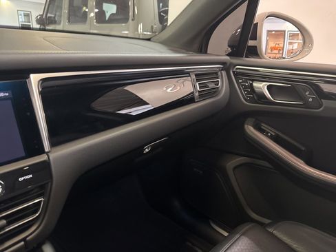 Used 2023 Porsche Macan S AWD/4WD image 38