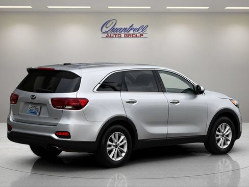 Used 2019 Kia Sorento FWD image 4