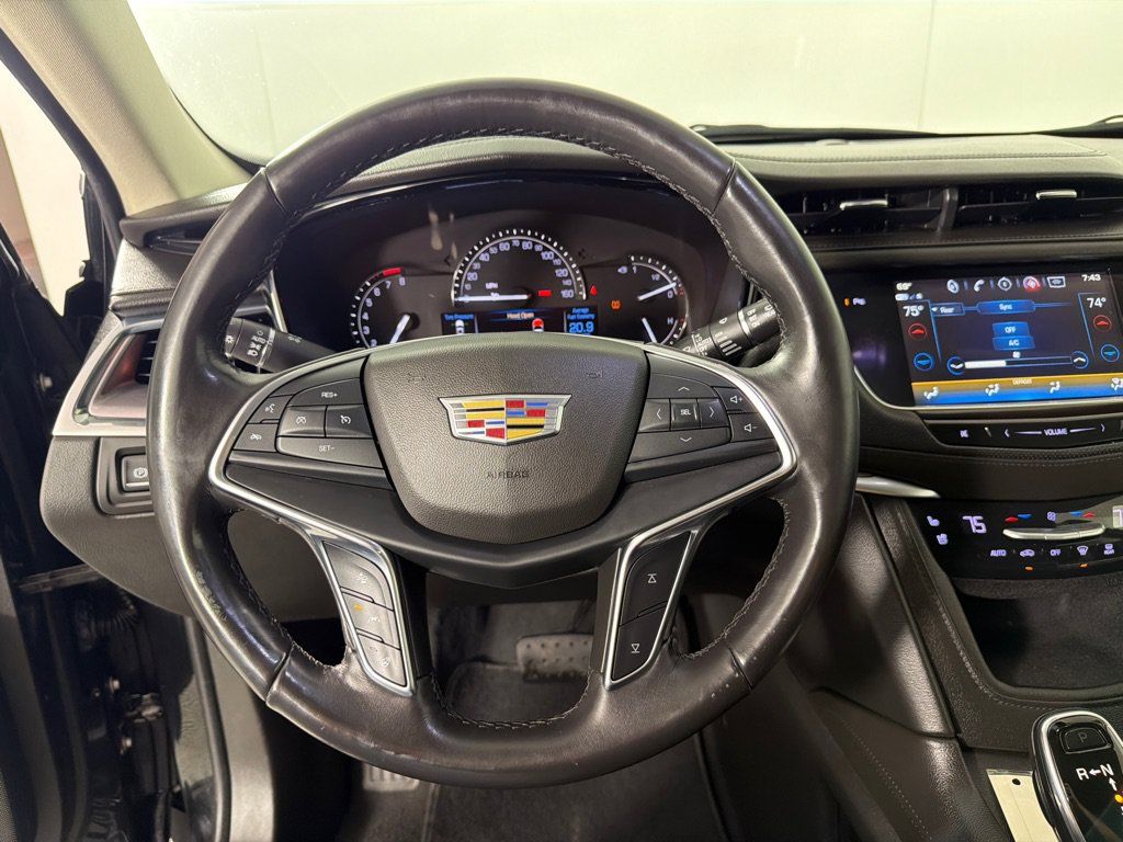 Used 2018 Cadillac XT5 Premium Luxury AWD/4WD image 15