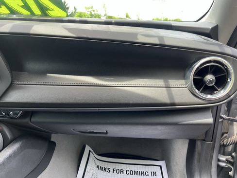 Used 2020 Chevrolet Camaro LT w/ RS Package image 15