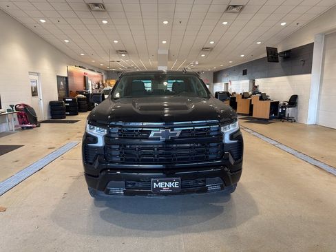 Used 2023 Chevrolet Silverado 1500 RST image 3