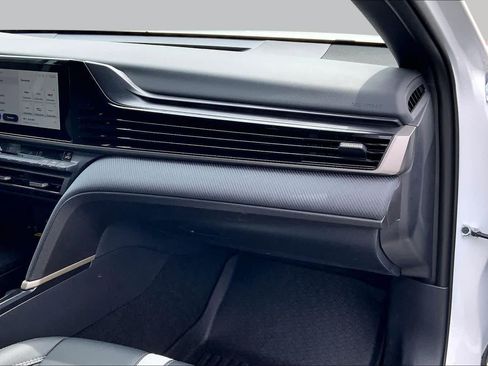 Certified 2025 Toyota Camry SE w/ Convenience Package FWD image 18