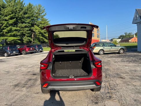 Used 2025 Chevrolet Trax LT w/ LT Convenience Package FWD image 31