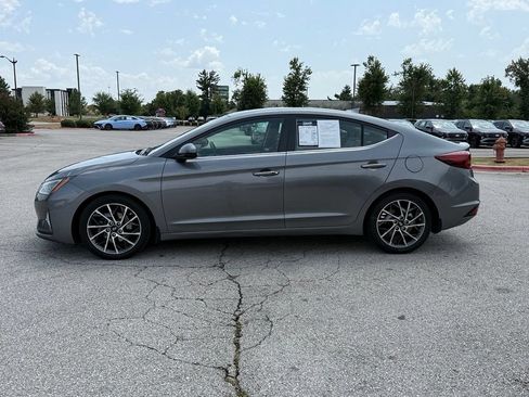 Used 2019 Hyundai Elantra Limited w/ Cargo Package FWD image 4
