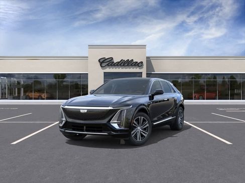 New 2026 Cadillac Lyriq Luxury AWD/4WD image 8