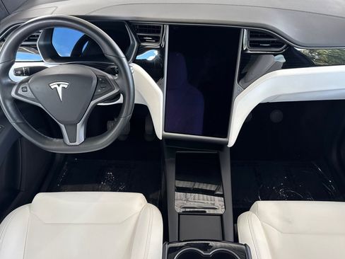Used 2018 Tesla Model X 75D AWD/4WD image 17