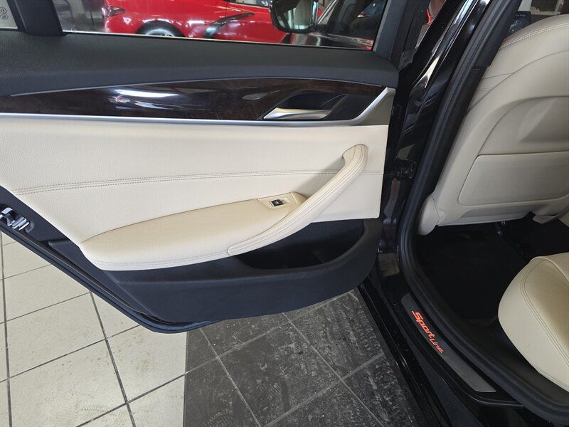 Used 2017 BMW 530i RWD image 10