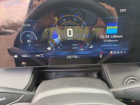 Used 2025 Chevrolet Equinox LT w/ Convenience Package II image 16