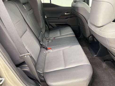 Used 2024 Lexus GX 550 w/ Accessory Package (2T) image 30