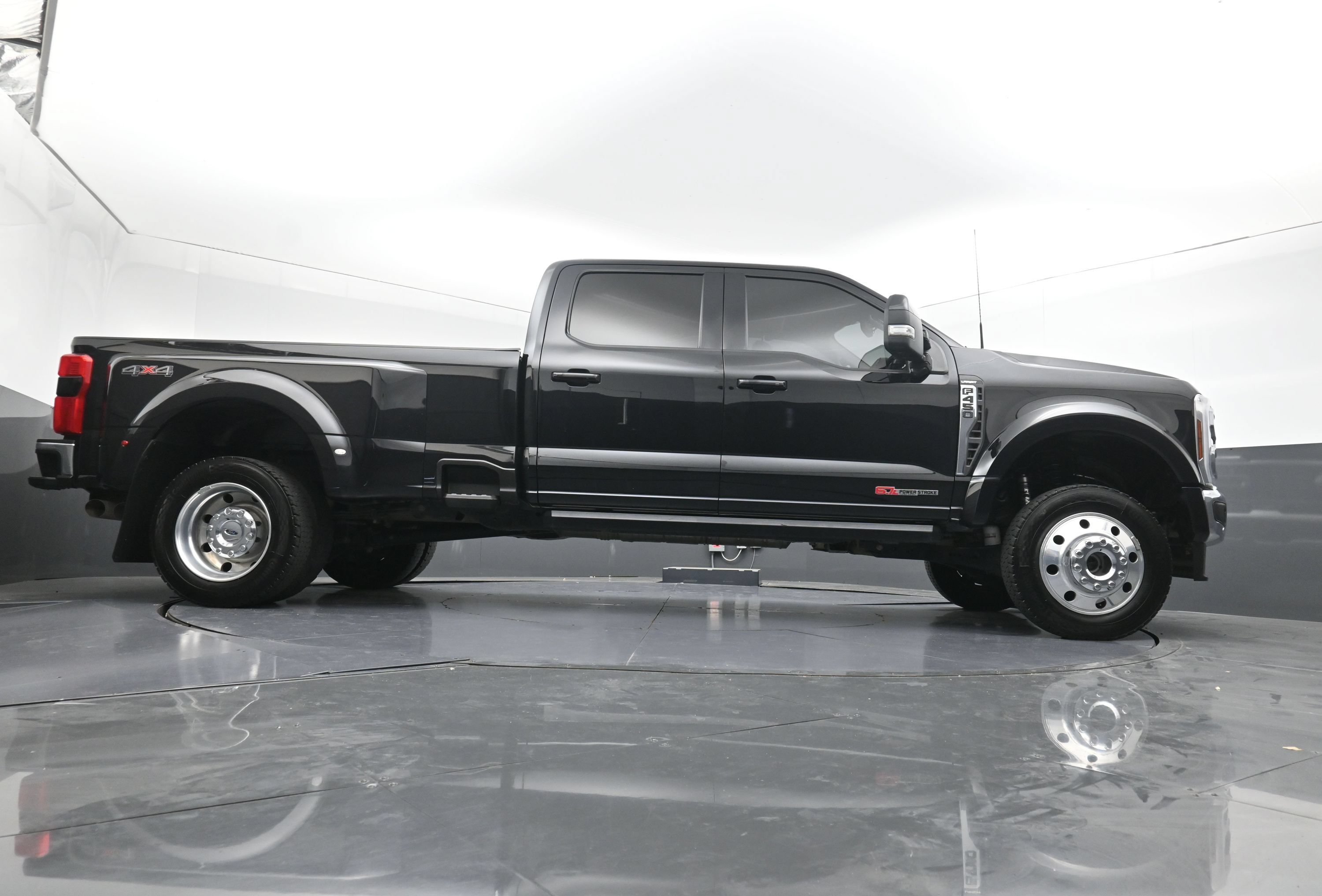 Used 2024 Ford F450 Lariat w/ Lariat Ultimate Package AWD/4WD image 31