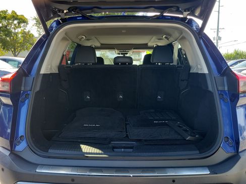 Certified 2023 Nissan Rogue SL w/ SL Premium Package FWD image 9