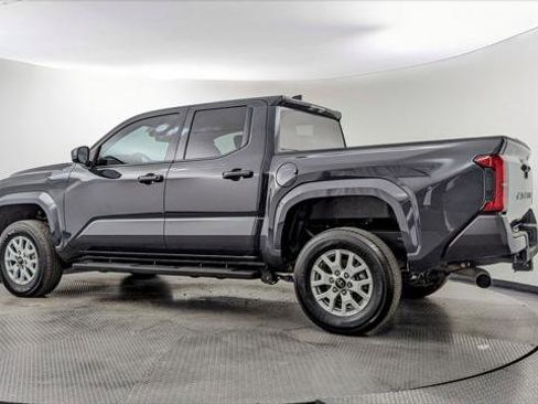 Used 2025 Toyota Tacoma SR image 6