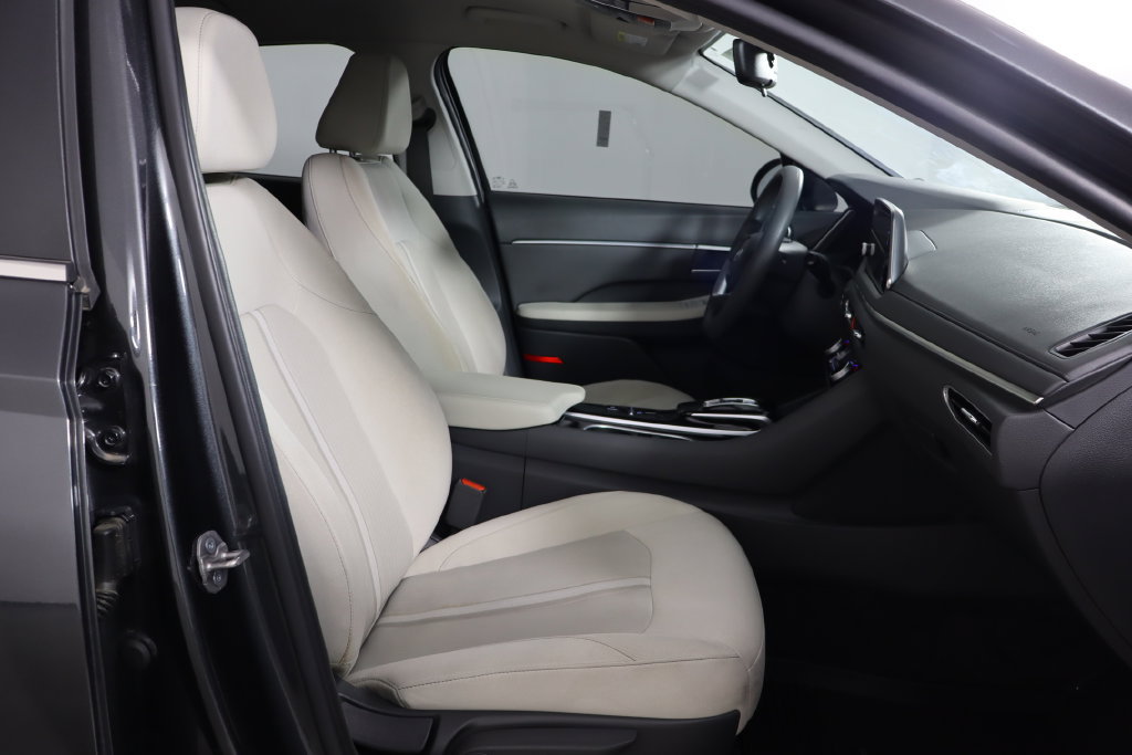Used 2023 Hyundai Sonata SEL w/ Preferred Accessory Package FWD image 11