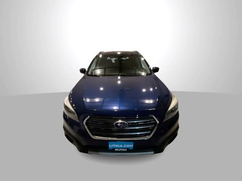 Used 2017 Subaru Outback 2.5i Touring w/ Popular Package #5A AWD/4WD image 3