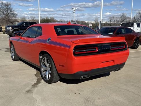 Used 2016 Dodge Challenger SXT Plus image 4