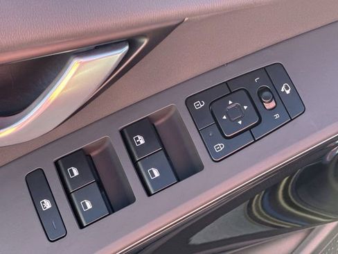 Certified 2025 Kia Niro EX Touring image 16