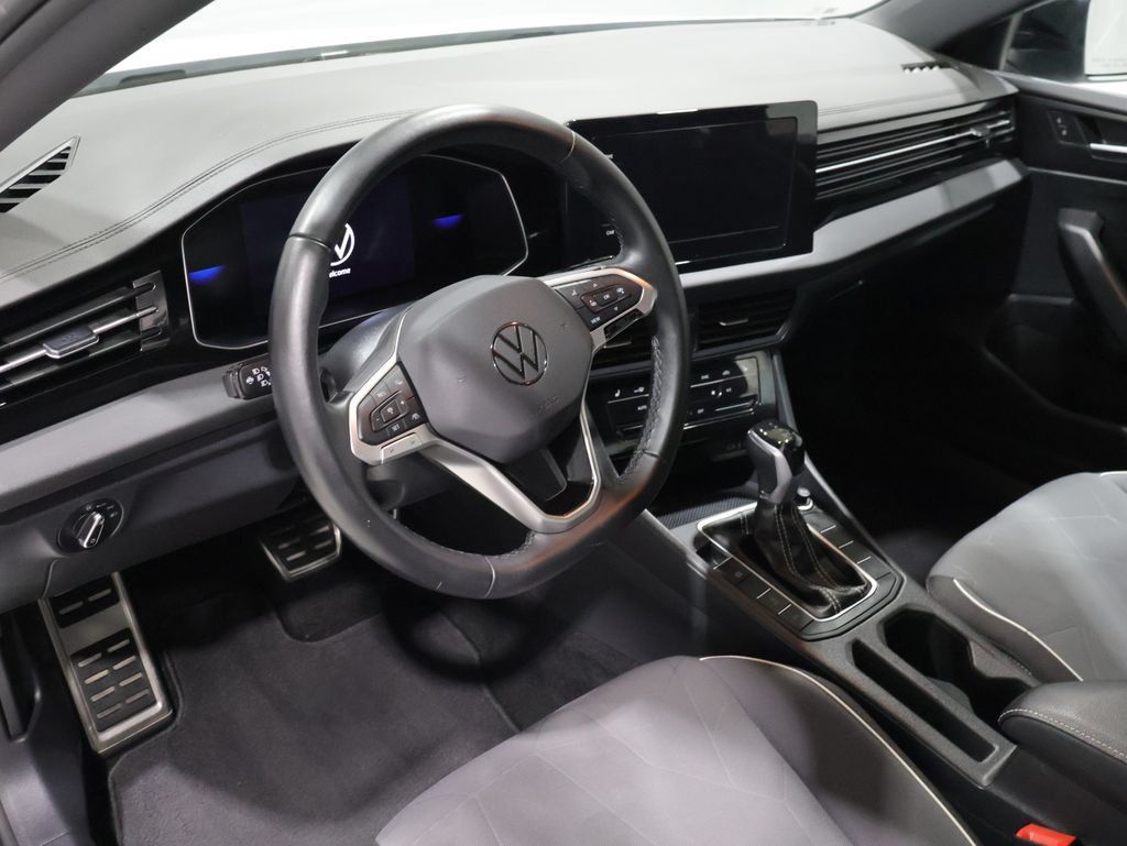 Used 2025 Volkswagen Jetta Sport FWD image 14
