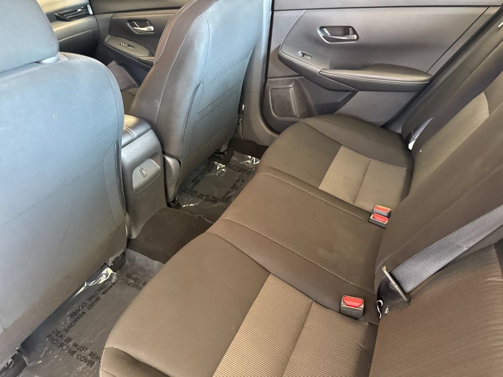 Used 2025 Nissan Sentra SV FWD image 11