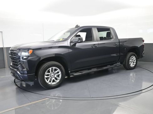 Used 2023 Chevrolet Silverado 1500 RST RWD image 2