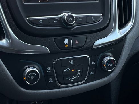 Used 2022 Chevrolet Equinox LS w/ LS Convenience Package FWD image 19