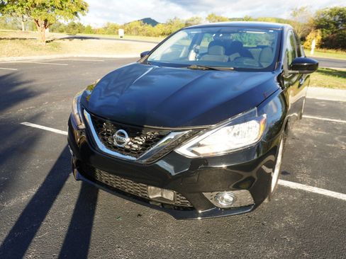 Used 2019 Nissan Sentra S w/ Appearance Package image 6