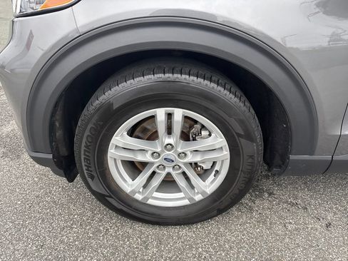 Used 2023 Ford Explorer XLT w/ Equipment Group 202A AWD/4WD image 28