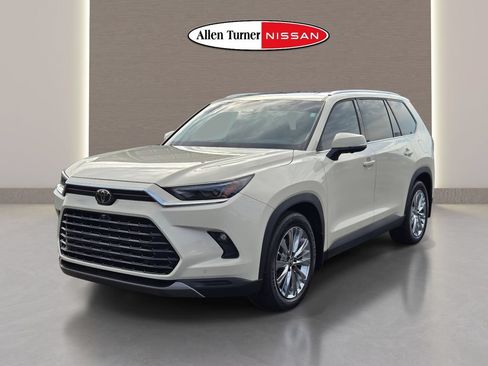 Used 2024 Toyota Grand Highlander AWD image 4
