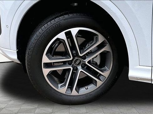 Certified 2025 Audi Q5 Premium AWD/4WD image 8